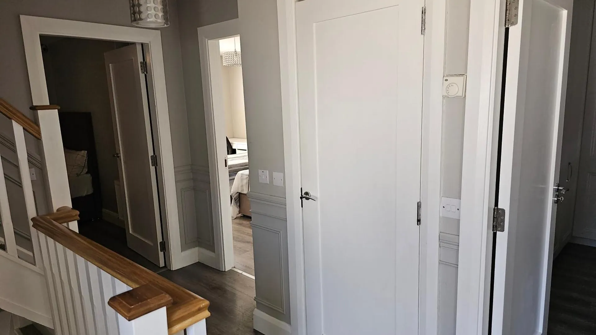 Dublin Modern 4-5 Bedroom House 0*,