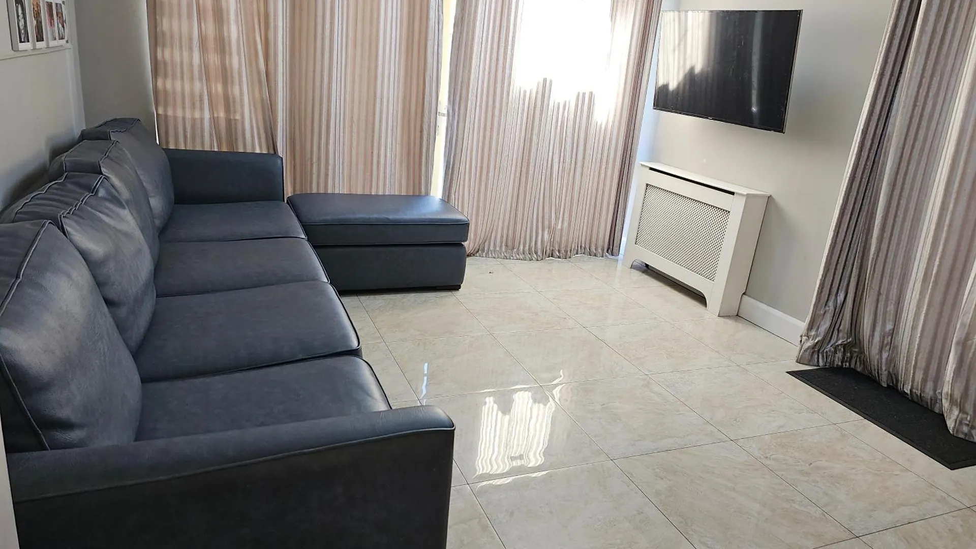 Nyaraló Dublin Modern 4-5 Bedroom House Írország